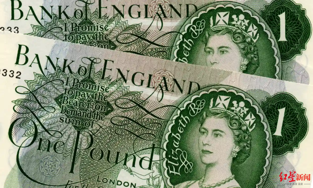 目前,印有伊丽莎白二世头像的英镑流通纸币大约有45亿张,总价值为800