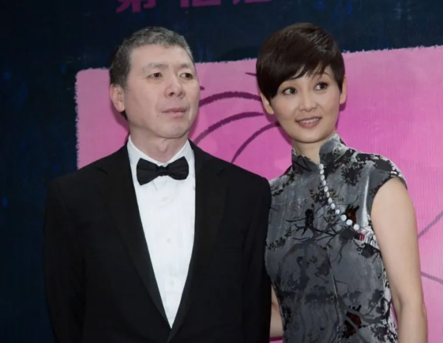 导演冯小刚和徐帆夫妻恩爱多年,为什么没有自己的孩子?