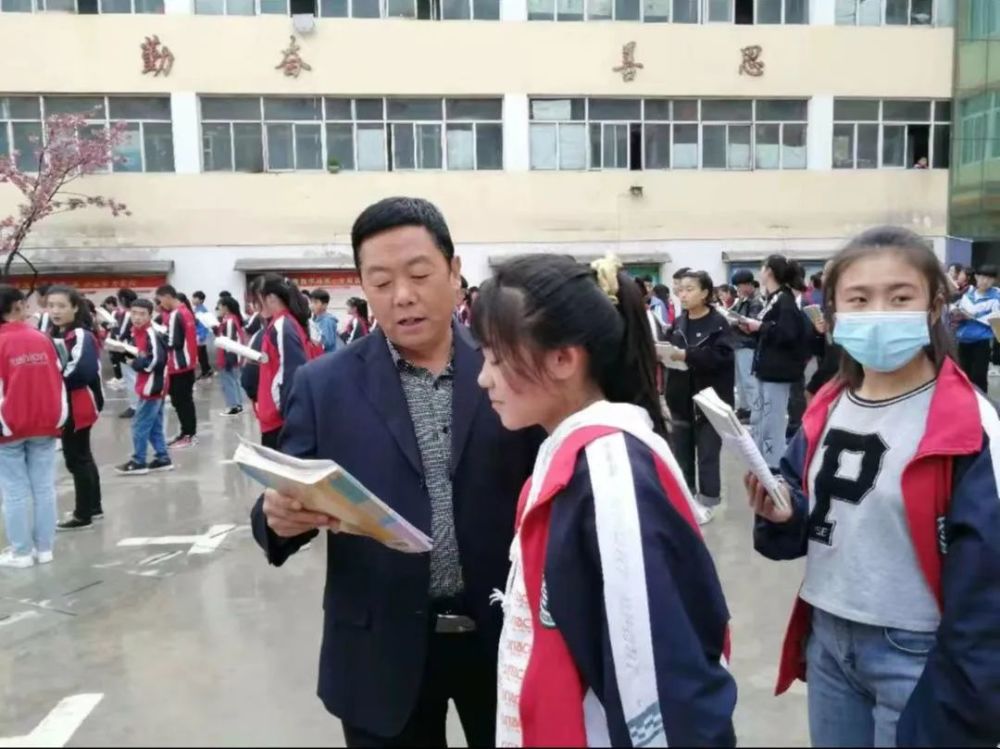西和三中优秀教师胡家全