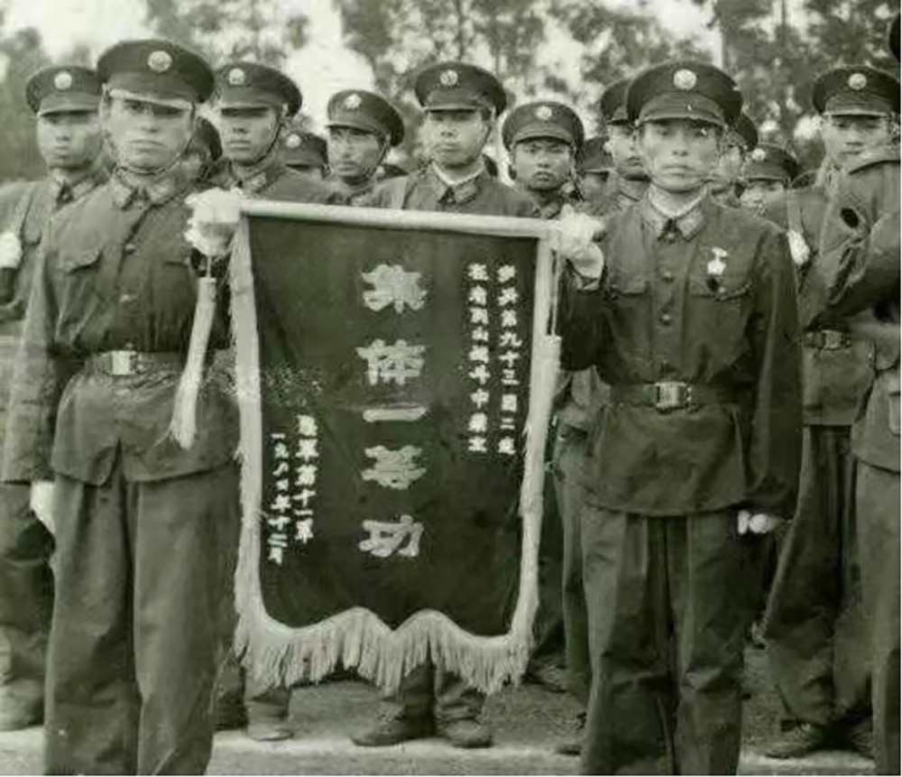 图|93团2连荣立一等功南疆烈士陵园坐落于西畴县城东郊花果山,解放军