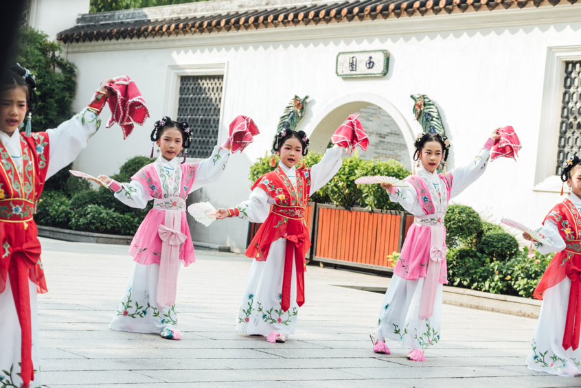 粤剧《裱花(表演:林嘉睿,刘丽婷,郭筱晴,李庭萱,彭梣,梁睿婕)荔湾区