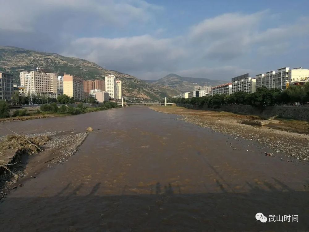 全国著名的武山东梁渠和鲜为人知的渭河河堤