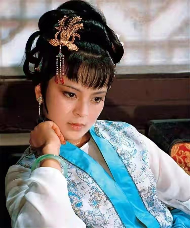 红楼梦迎春为什么会成为二木头与懦小姐