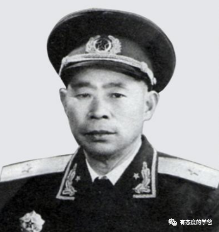 升迁最慢的红军主力师师长,征战20年一级未升,大授衔难倒罗荣桓