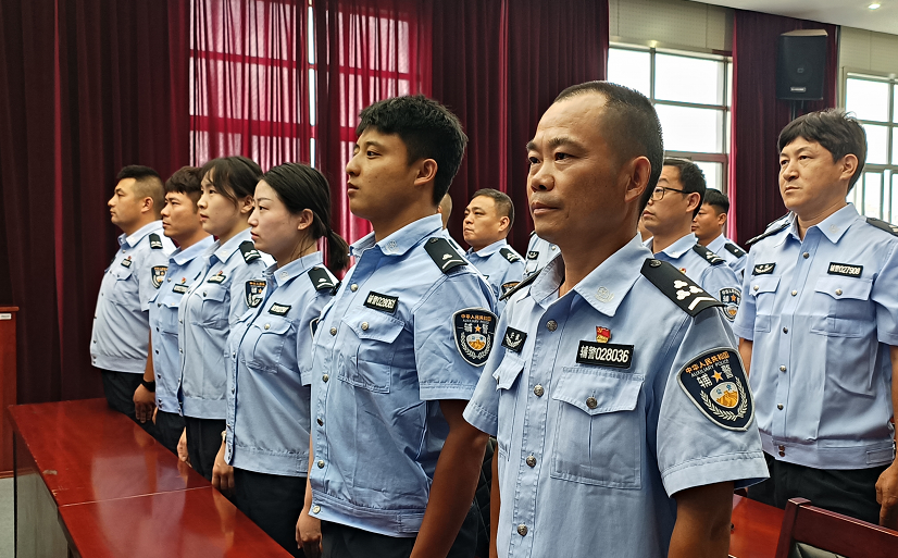 对该大队全体辅警警衔首