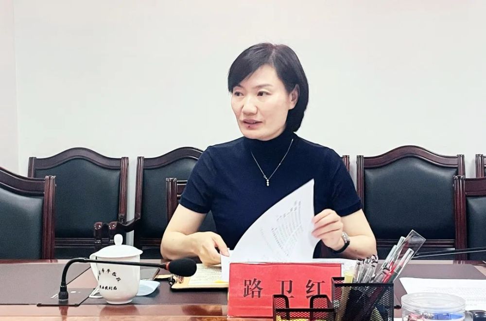 召开局系统下属单位重点工作汇报会区农业农村局局长路卫红主持会议