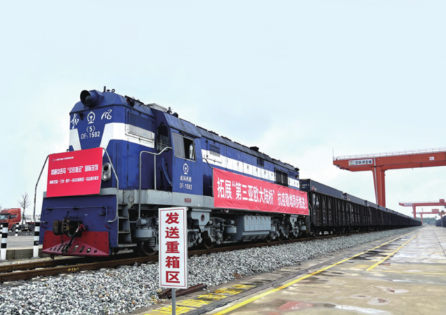 中国贸促会驻哈萨克斯坦代表处首席代表陈鸿强对《环球时报》记者说"