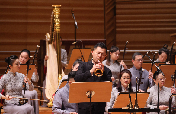 用唢呐表达一生所爱唢呐演奏家胡晨韵携三部委约作品开专场