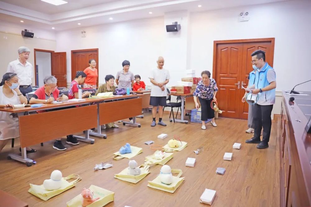 惠州市二院与市老年大学合办老年心理保健班，首届学员顺利结业
