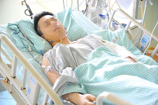 缉毒警失血2300毫升擒获毒贩 血洒160米