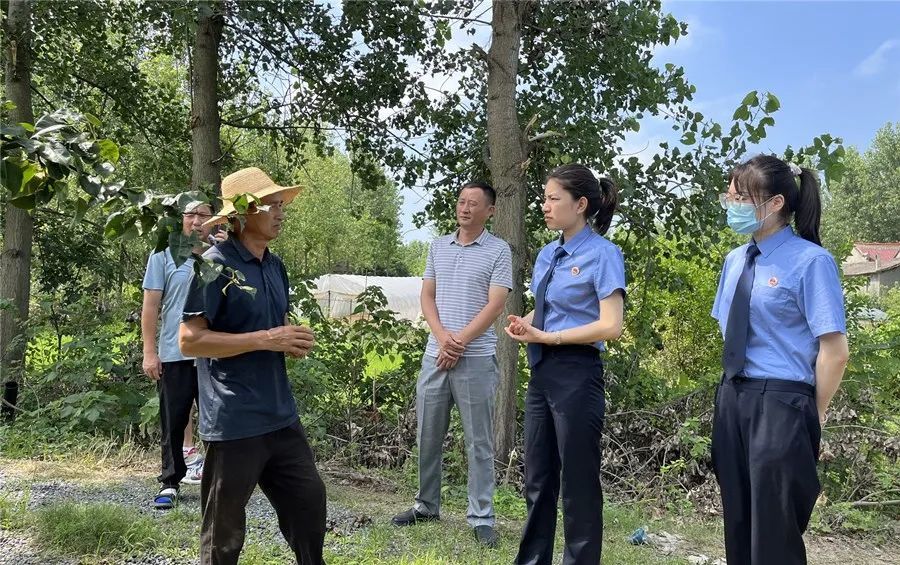 专访全国人民满意的公务员何娅茜擦亮法治利剑扛起巾帼担当