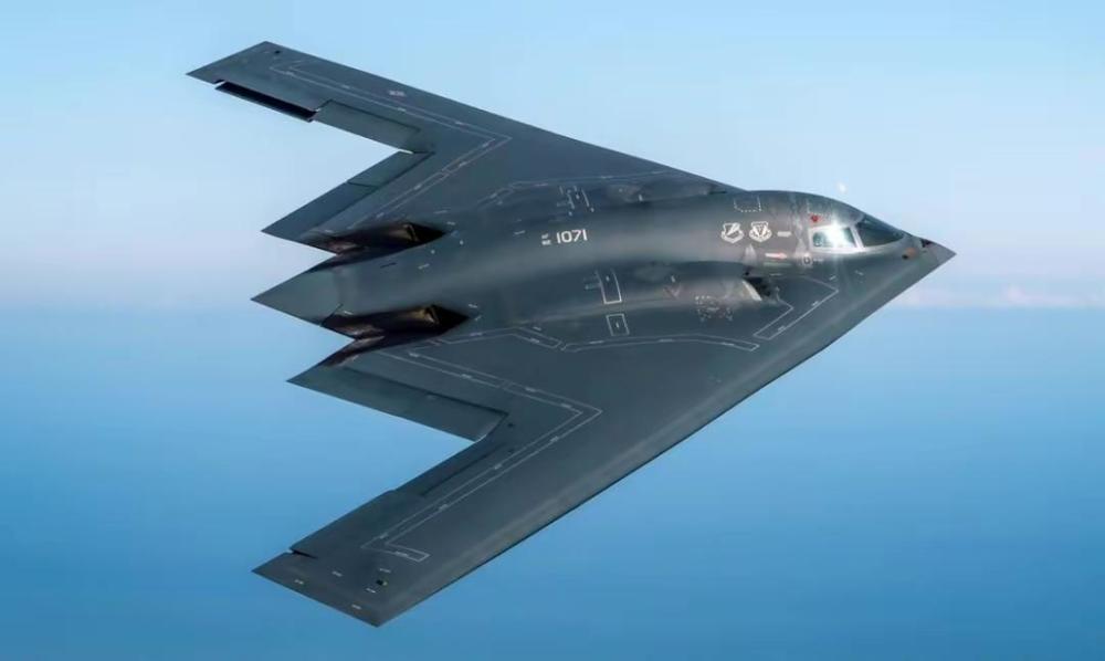 美国最新战略轰炸机b21的技战术性能20年内难有超过者