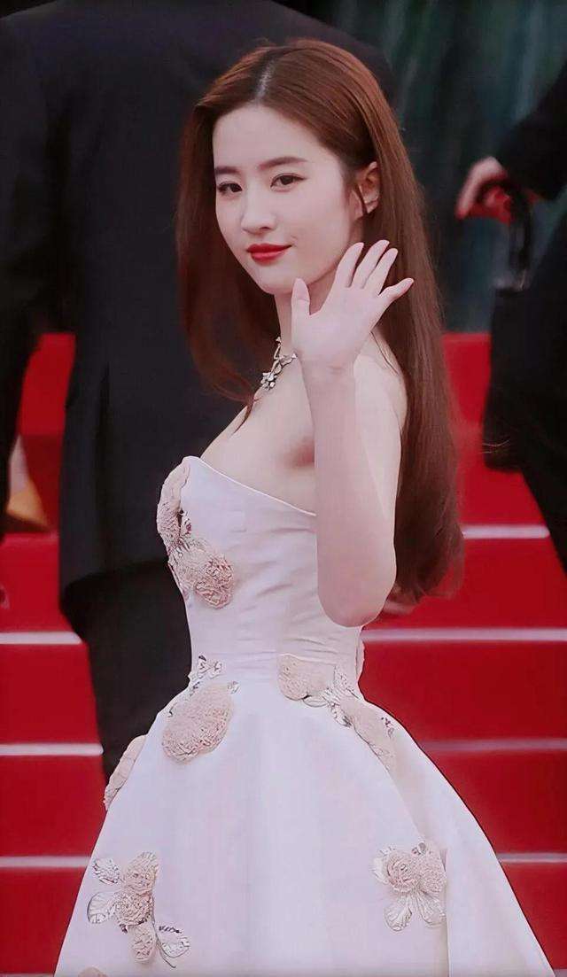 全场惊呼刘亦菲太美了 腾讯网