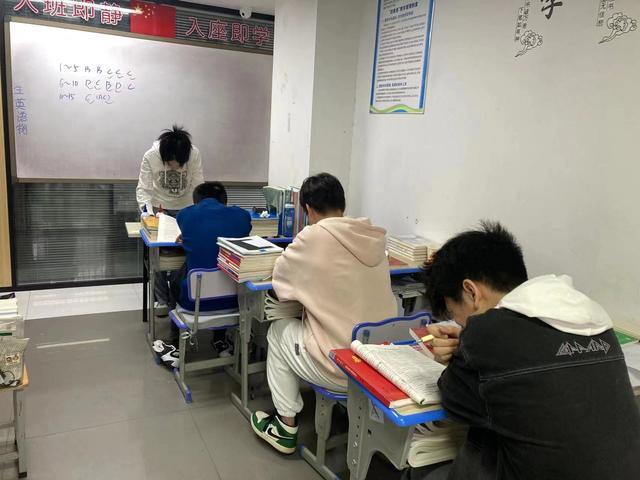 武汉艺考生文明课英语辅导班大约怎么选择_腾讯新闻插图(3)