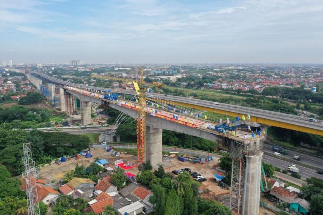 高速铁路的施工全过程都是按照中国标准施工,并融入印尼"本土化"的