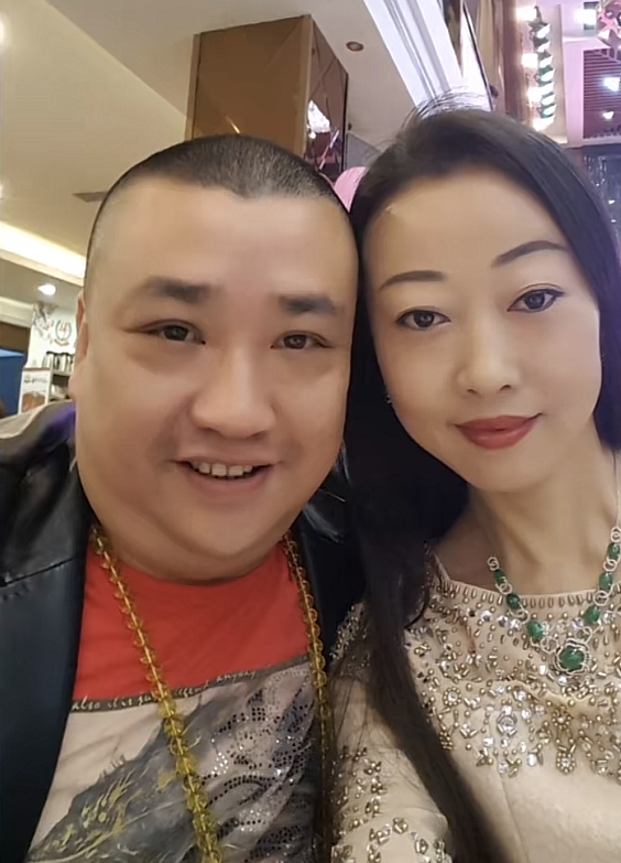 据悉,陈坚雄与黄敏结婚已经18年了,此前,陈坚雄