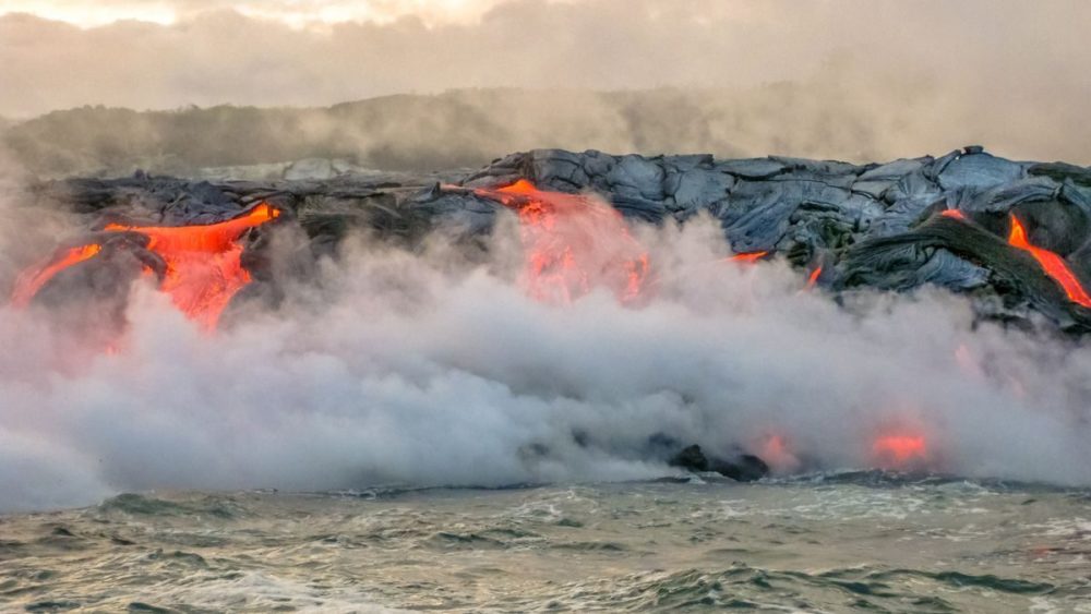 世界最大活火山附近发生大地震余震可能持续数周