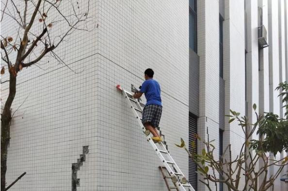 (2,外墙防水的墙体孔洞检查及处理.