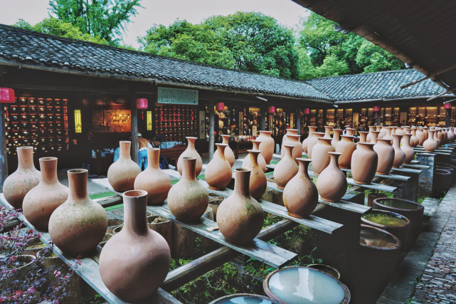 景德镇有座千年瓷宫浑身镶满瓷片瓷器被称为瓷房子