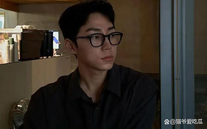 换乘恋爱男1郑奎敏资料男1嘉宾郑奎敏,职业是韩国影像工作室视觉的