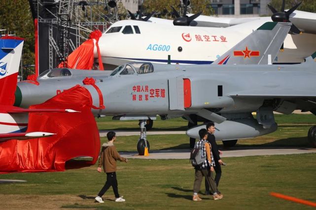 重磅！南航“御风园”航空航天教育教学实践基地启用！_腾讯新闻