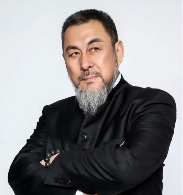 94版《三国演义》关羽扮演者陆树铭因心梗去世，刘备扮演者发文悼念