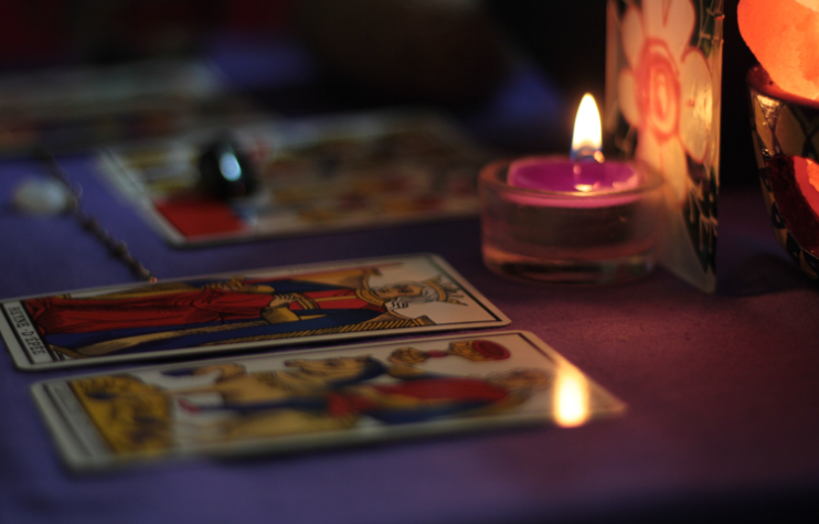 玉镯之梦，准备辞职夜里的神秘断裂与内心世界的隐喻