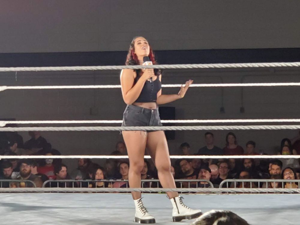 wwe史上首位第四代摔角手巨石强森女儿西蒙娜何许人也