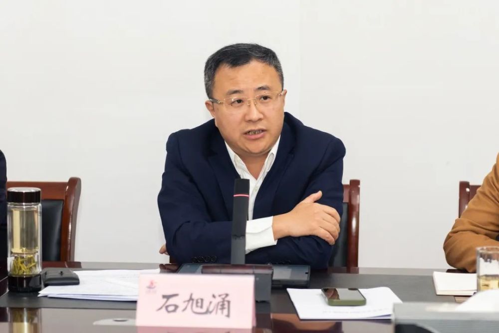 区党工委(区委)副书记,代理区长石旭涌要求,孟河镇