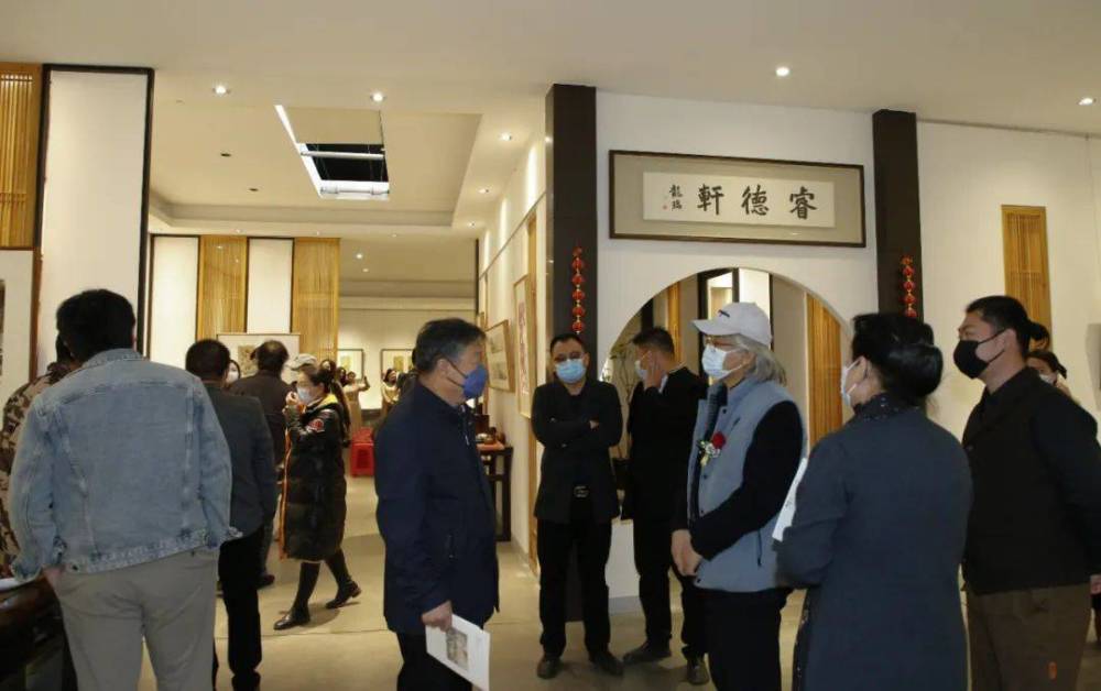 汲古为新易峰花鸟画精品展在京举行