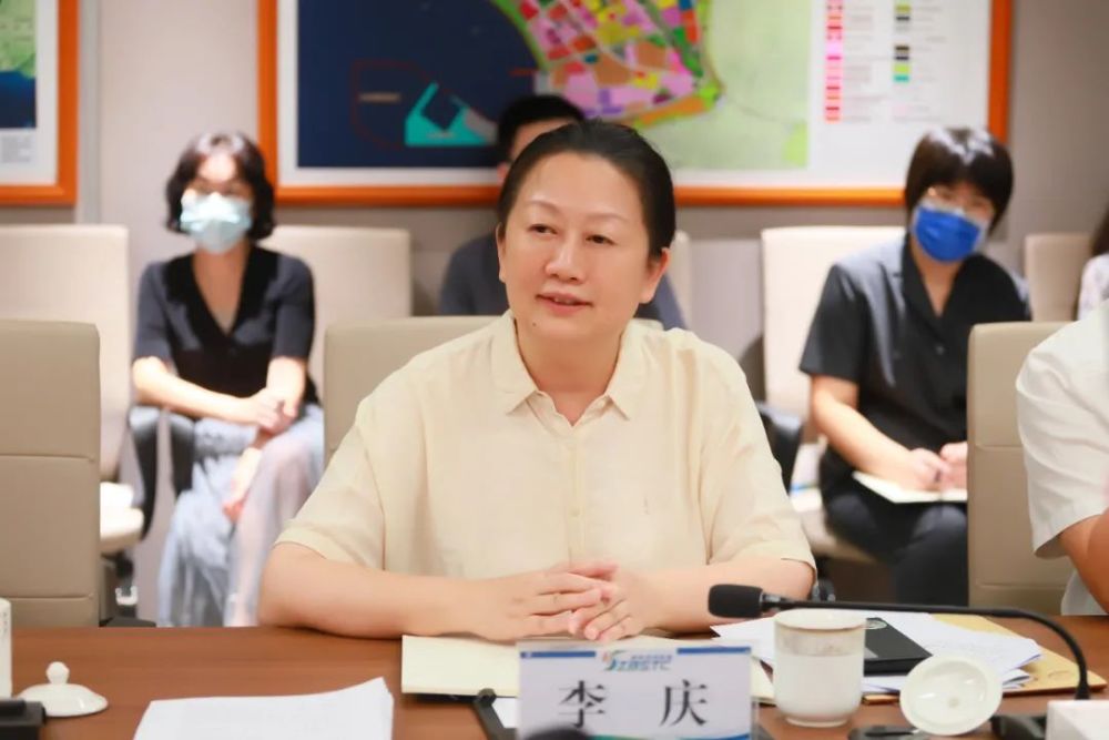 李庆表示,要深刻认识构建营商环境的核心在于法治化,久久为功,持续