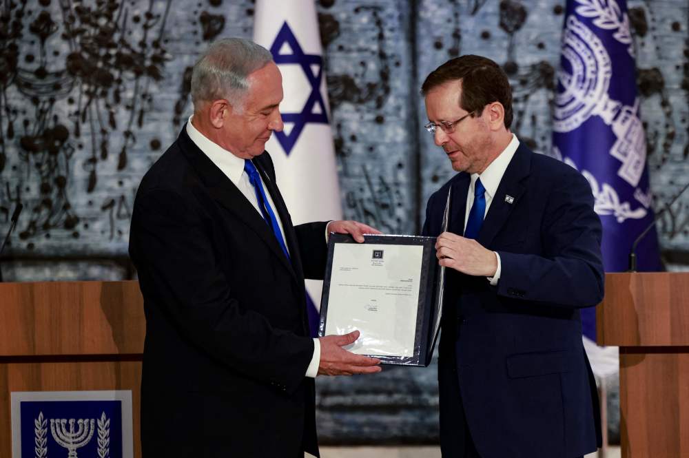 位于耶路撒冷的以色列总统府接受总统赫尔佐格颁发的组建新政府授权书