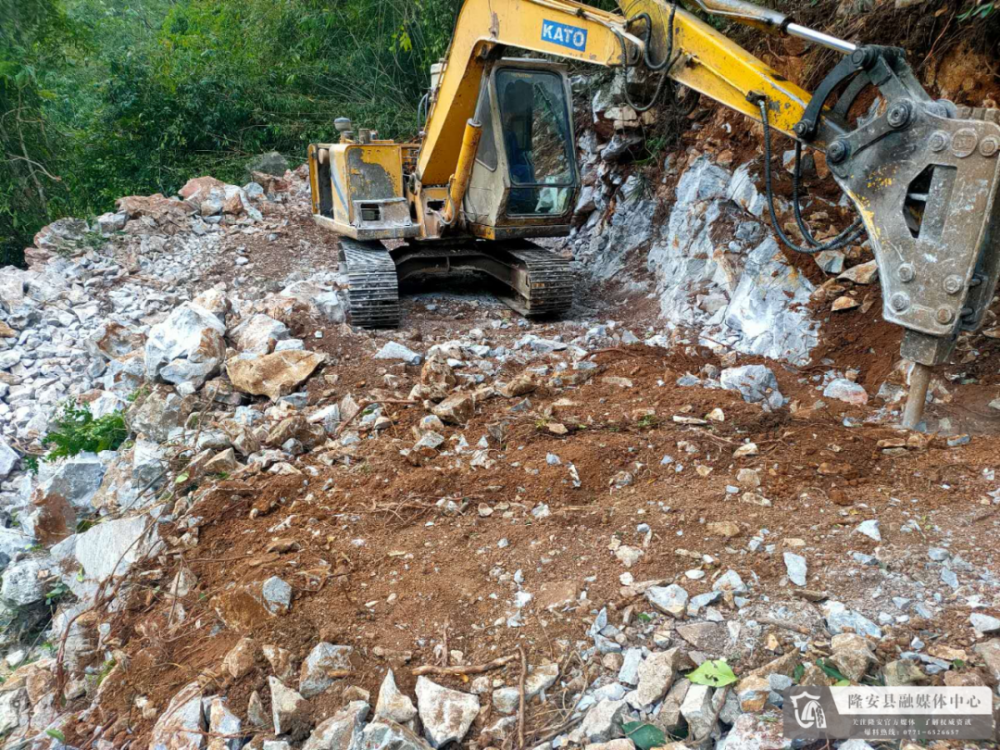 【乡镇动态】都结红光：组织修建机耕路 筑牢增收便利路