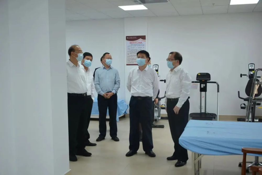 陈小山厅长率队赴省第二荣军医院调研指导工作