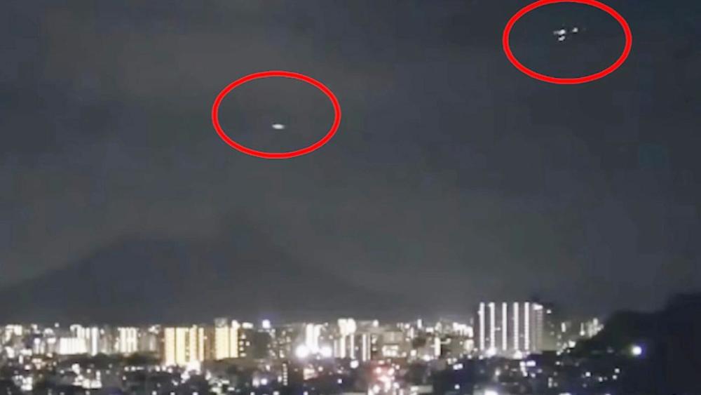 真相公布了苏州夜空出现众多不明发光体随后变幻出七彩云朵