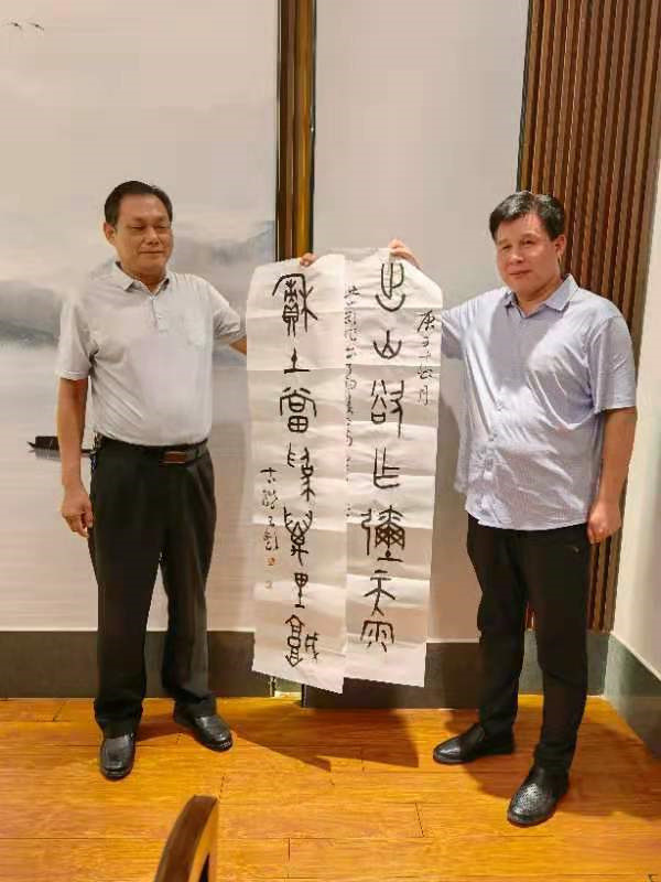 三木秉凤诗文选:惊雷半烛暗,碎花一院白