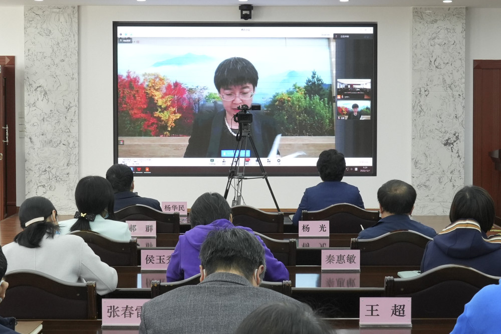 新华社发12月2日,在江西省莲花县坊楼镇的红色名村沿背村的甘家祠堂