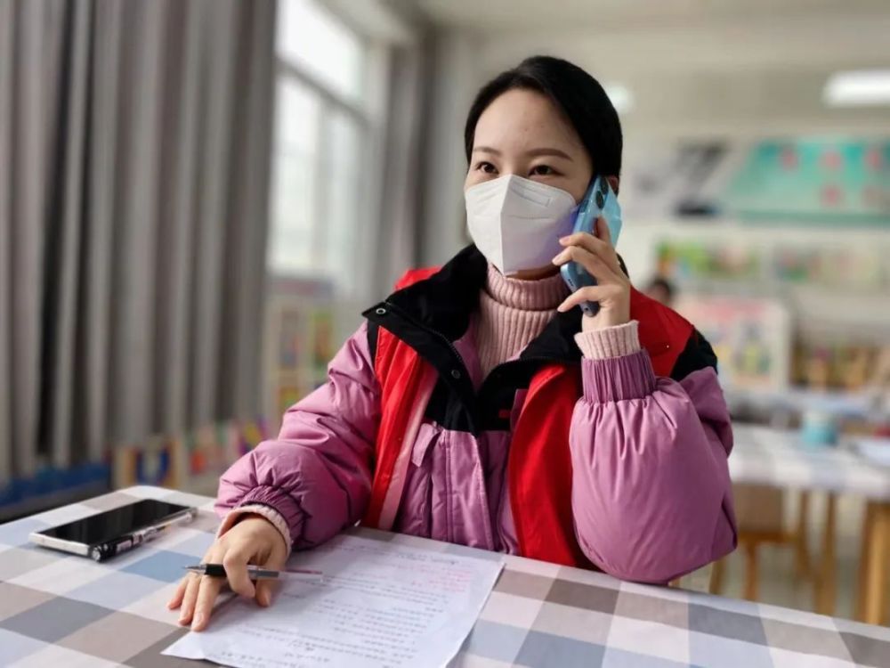 榜样力量全力以赴共战疫潼关教育显担当