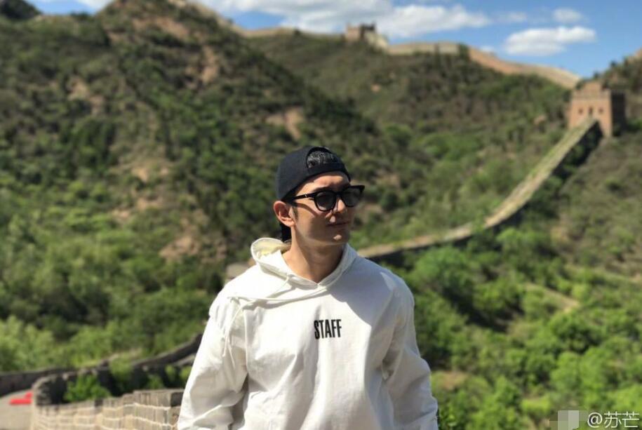 豪华旅游团！章子怡黄晓明一起爬长城 (组图)