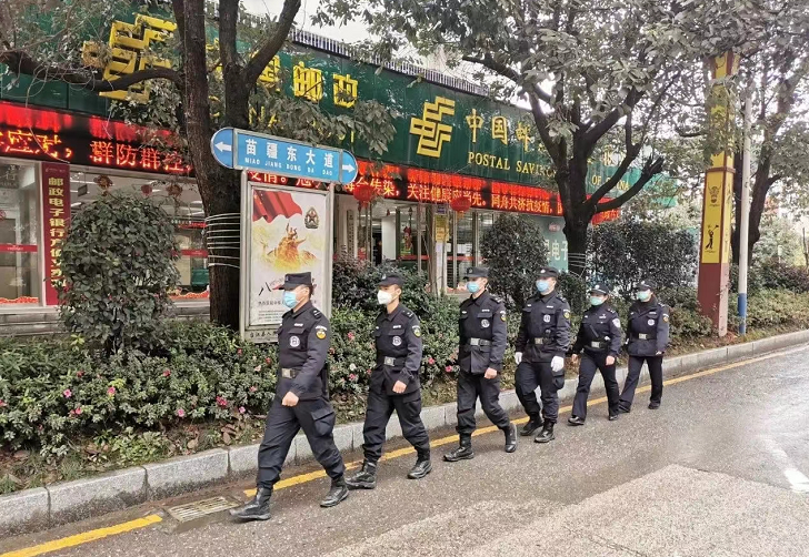 冬季平安守护行动丨街面布警构建人民群众看得见的平安