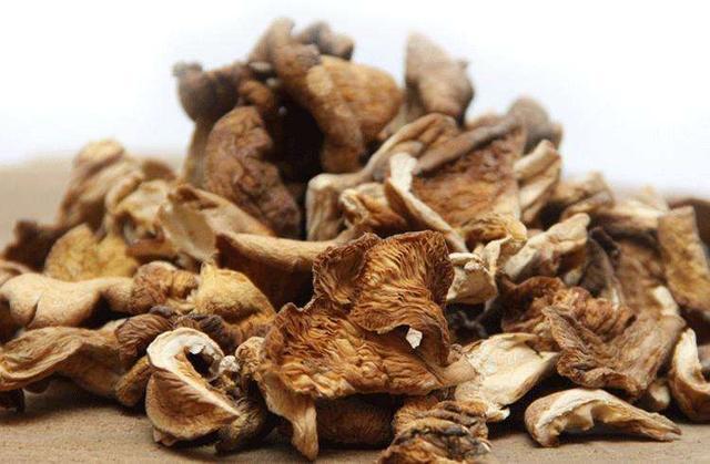 长沙一夫妻买野生干蘑菇特产 双双中毒