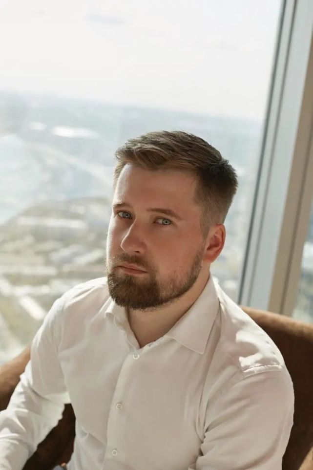 Ozon Global CEO Stepan Gusamov：俄罗斯对国际商品需求猛增，2023年将重点扶持中国卖家_腾讯新闻