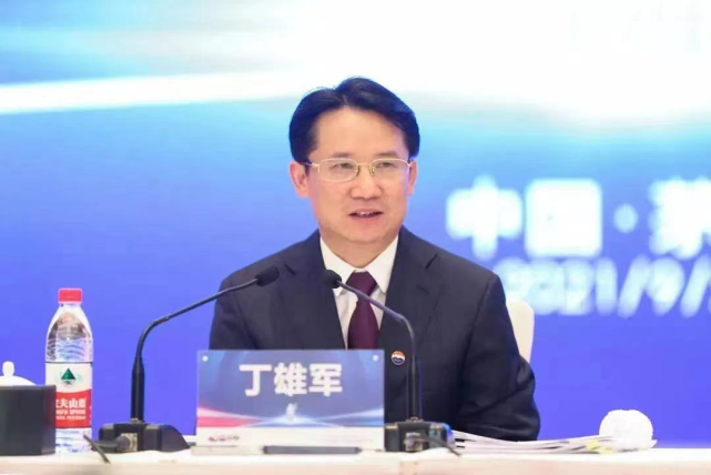 茅台高管又落马了，这回是丁雄军