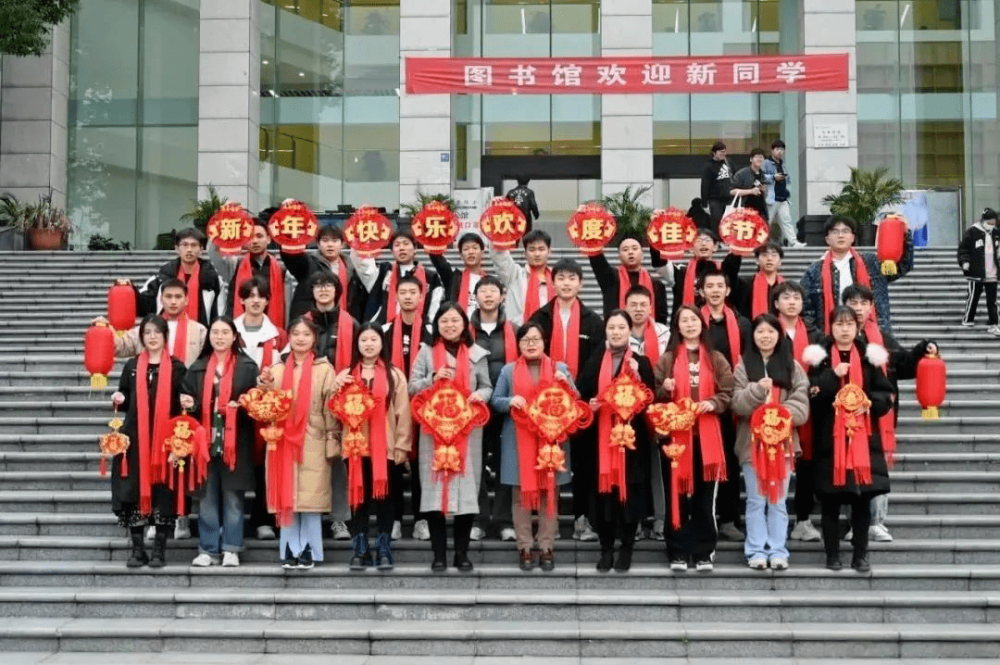 重庆城市科技学院图书馆年度工作回顾
