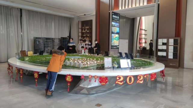 看房人增多，有项目计划提价，天津楼市有了复苏迹象_腾讯新闻