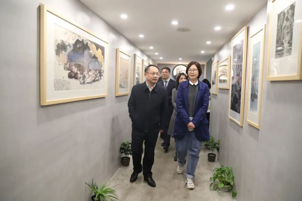 洪山区首个“文艺家创作实践基地”揭牌_腾讯新闻