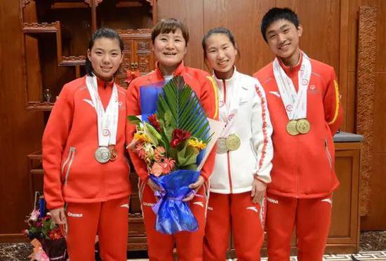 她是前世界冠军  嘲笑中让26个残障孩子创造奇迹