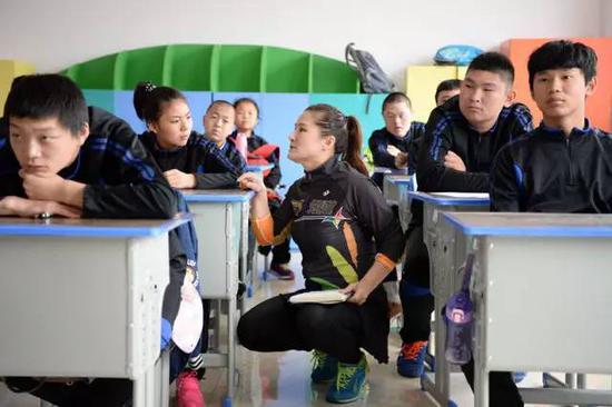 她是前世界冠军  嘲笑中让26个残障孩子创造奇迹