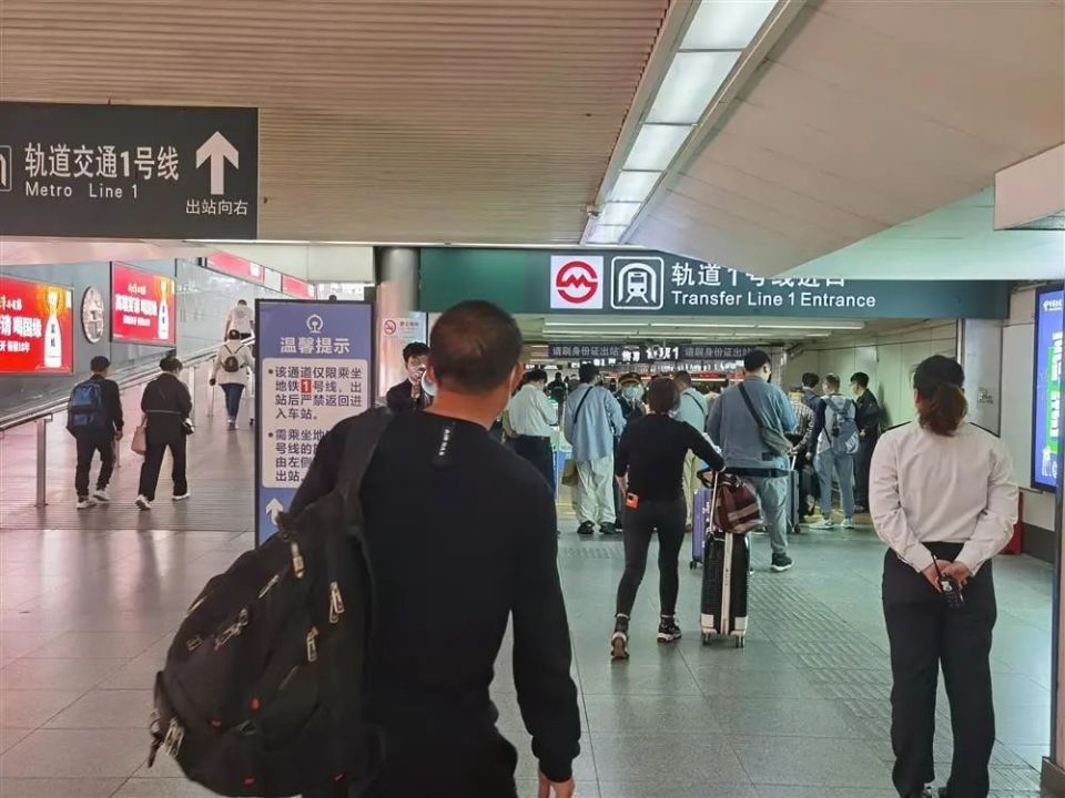 关闭3年后，上海火车站换乘地铁“直联通道”今起重开：已制定大客流应急预案_腾讯新闻
