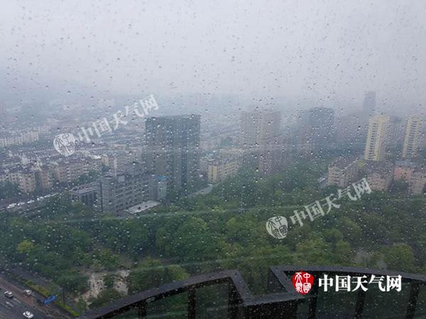 今天中到大雨袭浙江 杭州金华等地质灾害风险高